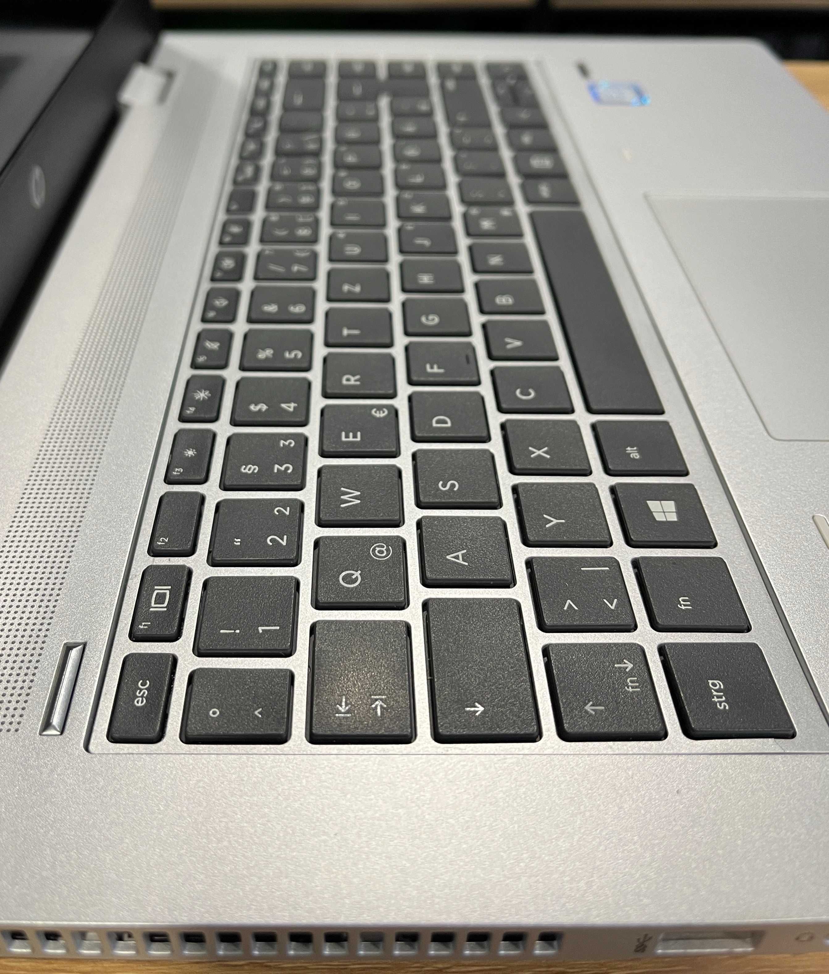 HP ProBook 640 G5. Core i5-8365U 1.6/4.1 GHz. 8/256 GB. 14"