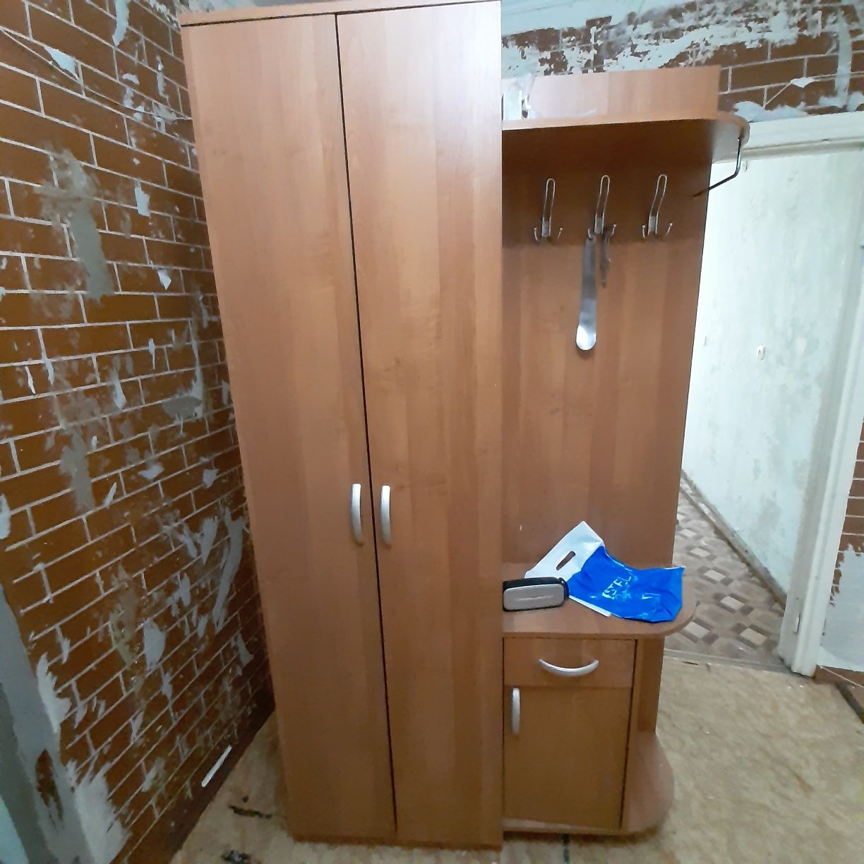 Продам прихожую б.у.