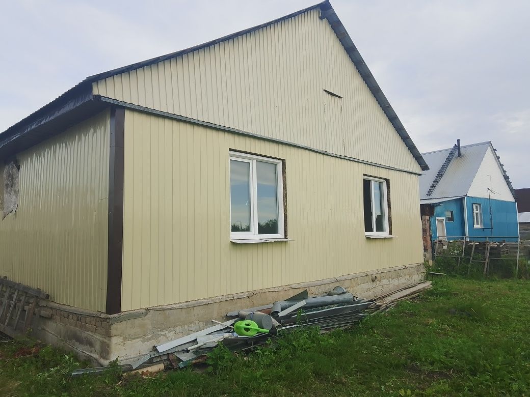 Продам дом большой шпальный.