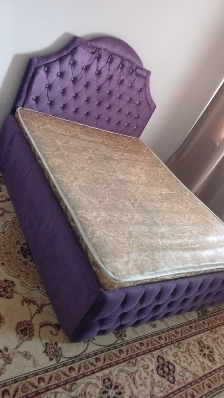 Продам диван чистый