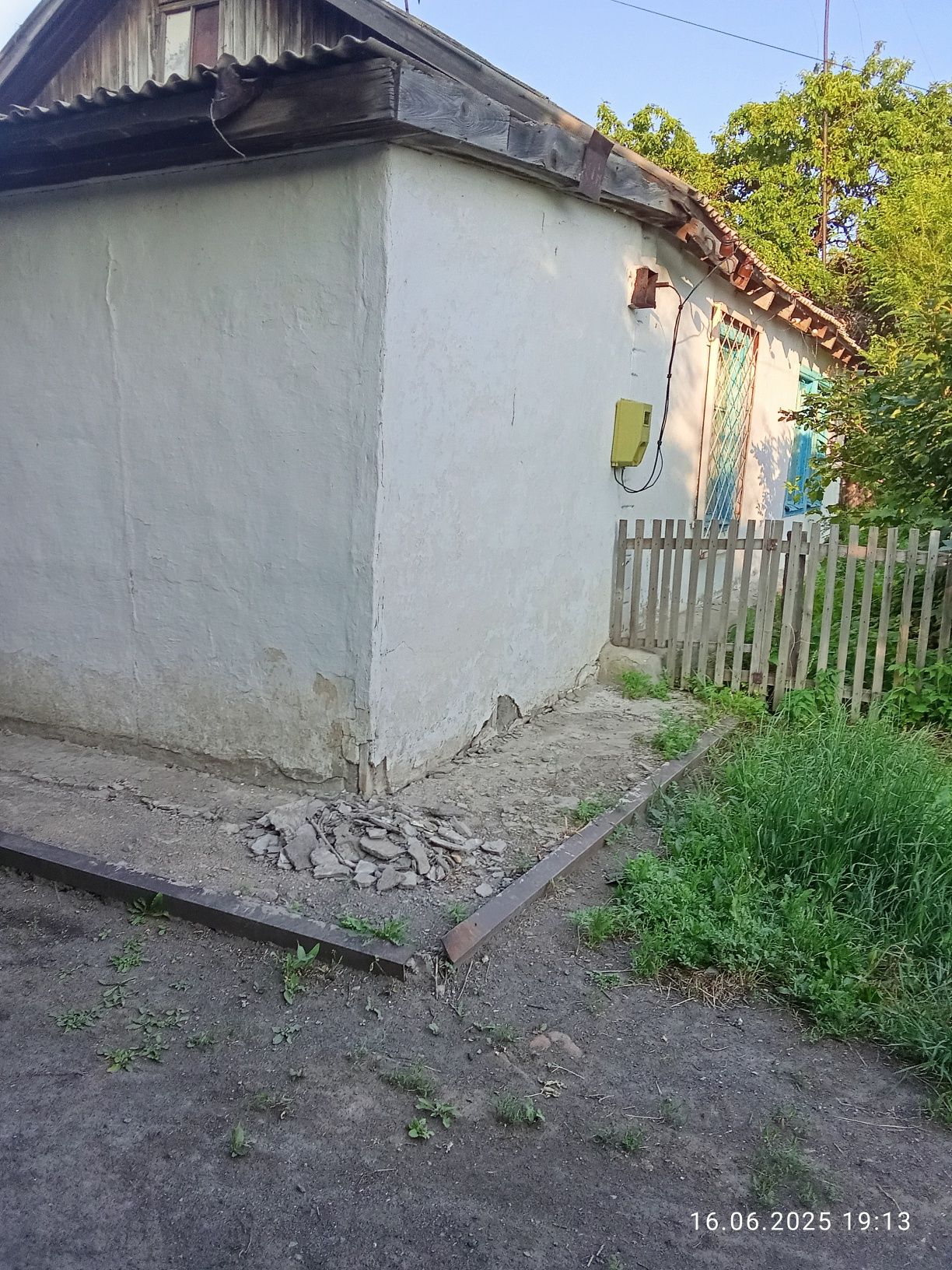 Продам дом требует ремонта