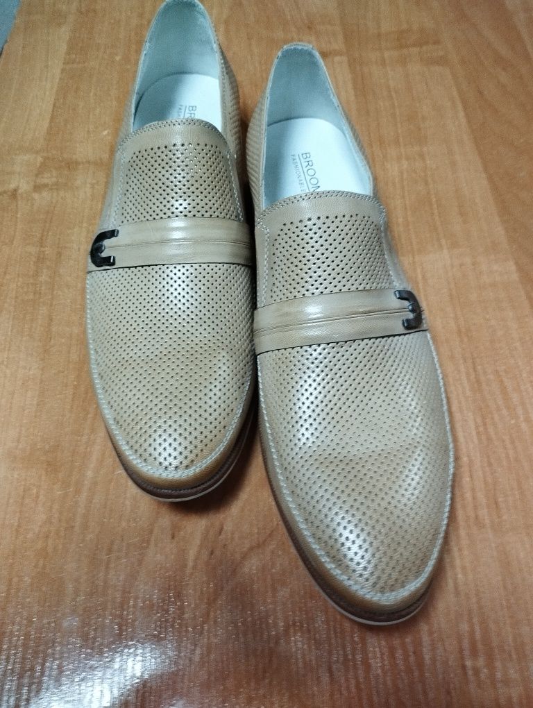 Продам мужские кожаные туфли