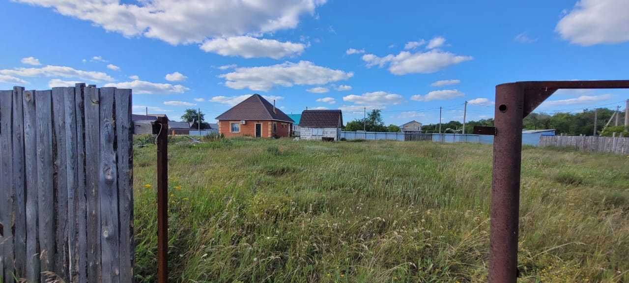 Продается земельный участок с домиком в п Октябрьское (Казахстанец)
