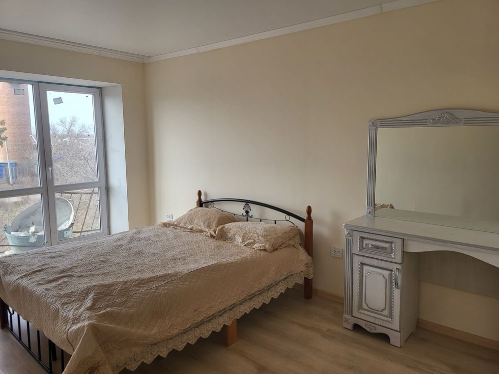 Продаю 4-комнатную квартиру, Новочерноярка, 90 м², евро-ремонт