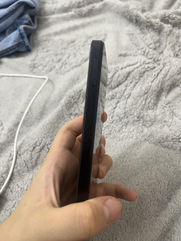 Продам новый телефон Redmi note 12-4G, в отличном состоянии