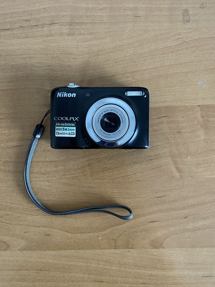 Продаю старую камеру cooplix nikon wide 5x Zoom