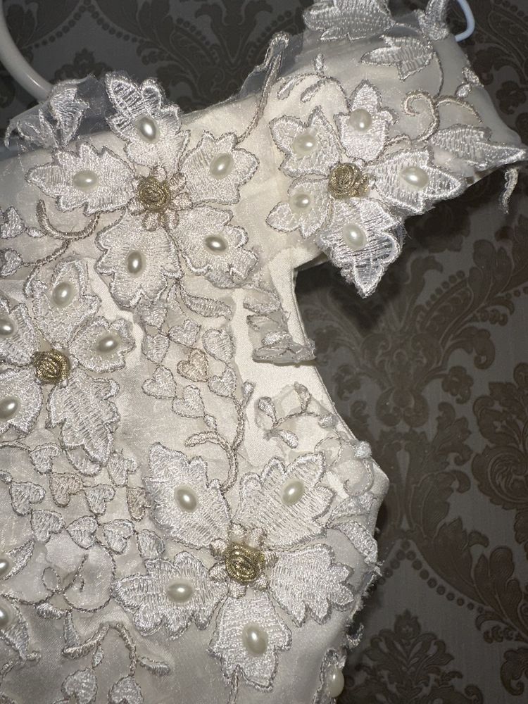 Платье белое пышное