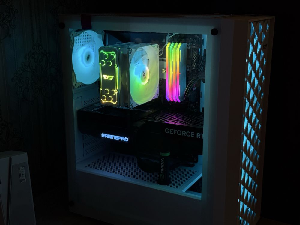 Мощный игровой компьютер  RTX 5070 | I5 13400F КОМПЛЕКТ