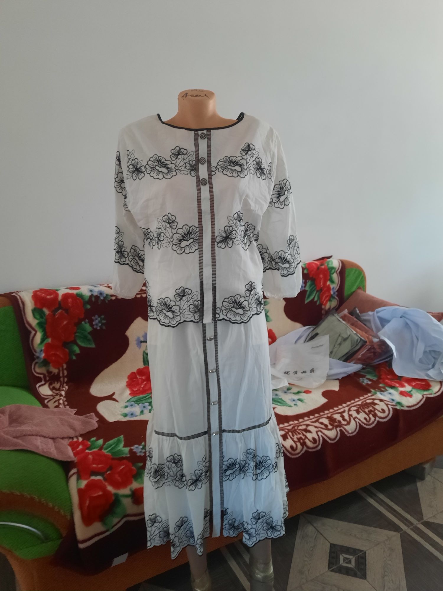 Жақсы жағдайдағы көйлектер сатылады