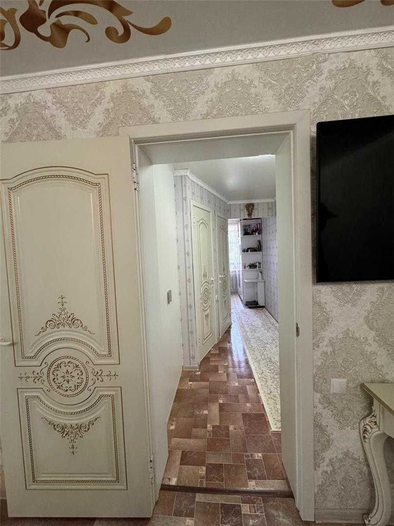 S  Продам 5-ти ком по Мира 3/5 этаж, не угловая