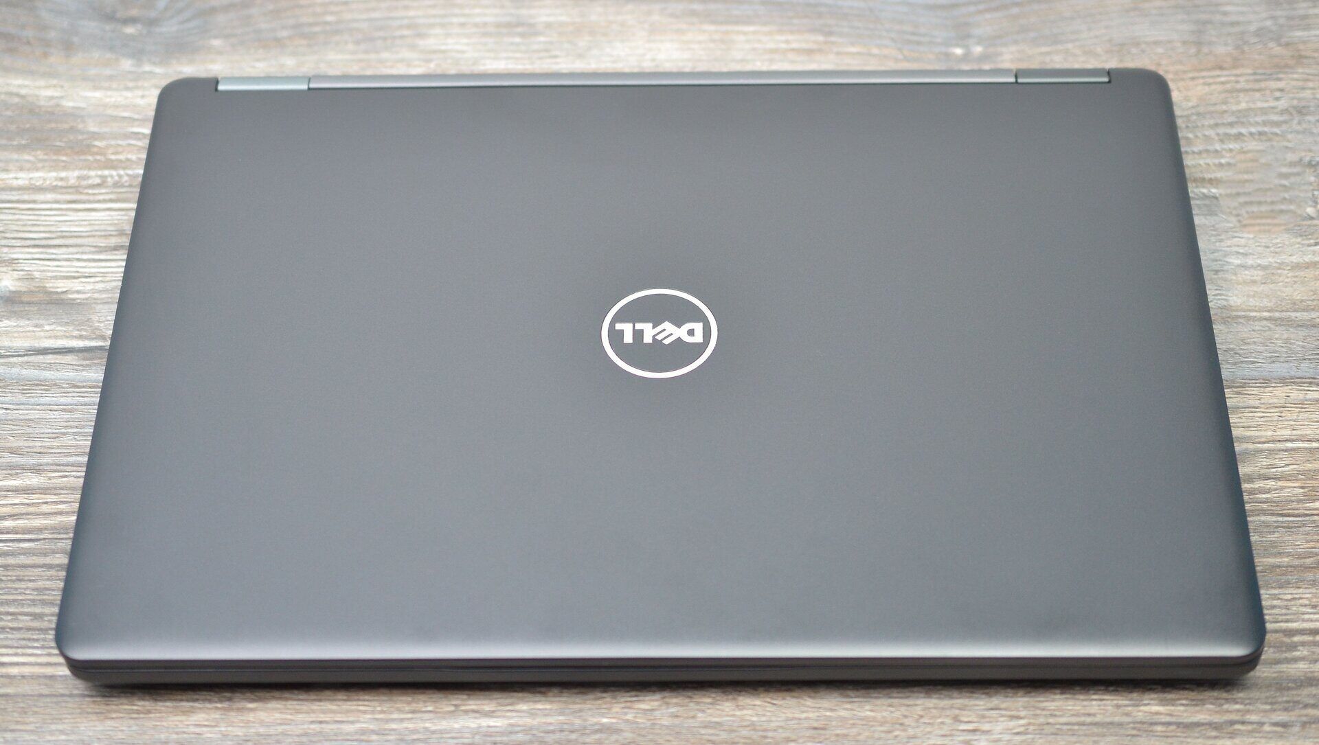 Мошный ноутбук Dell\Intel_Core i5-7300/ssd диск/память ОЗУ 8`гигабайт\