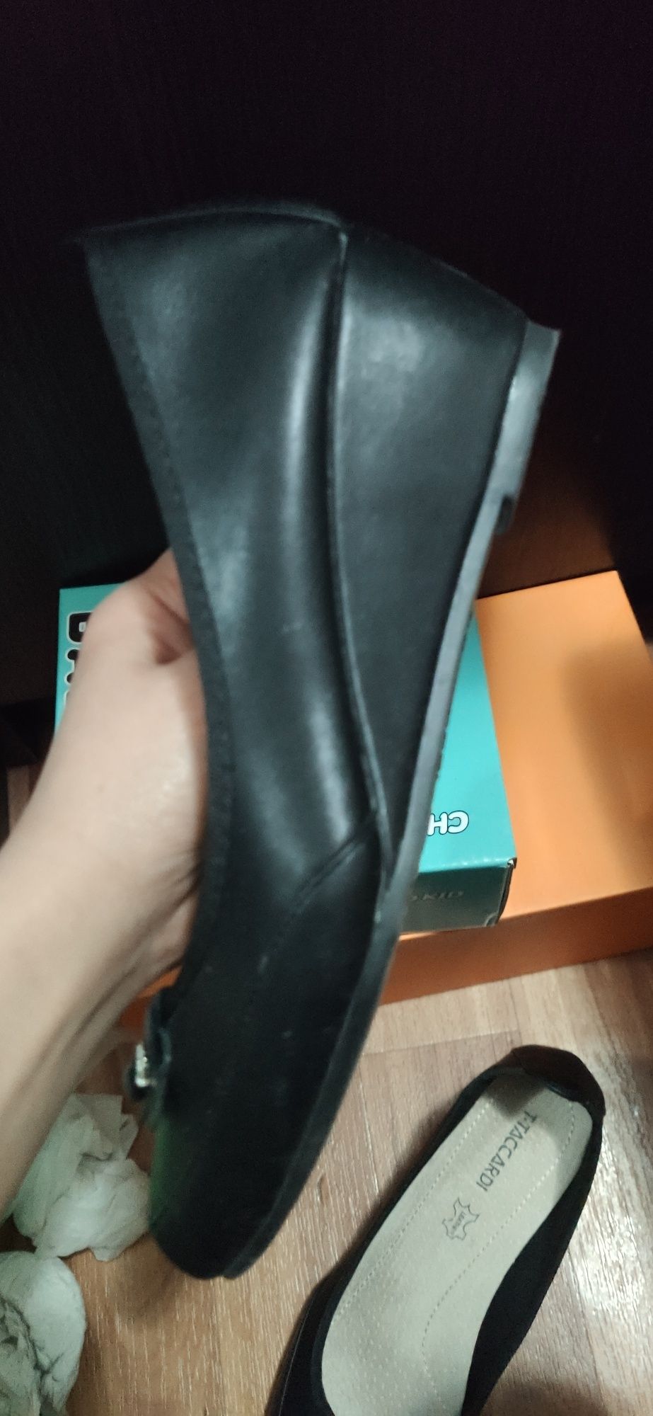 Продам женские туфли
