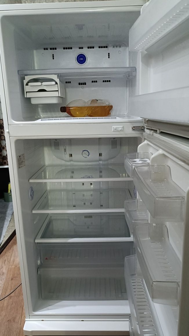 Холодильник Samsung