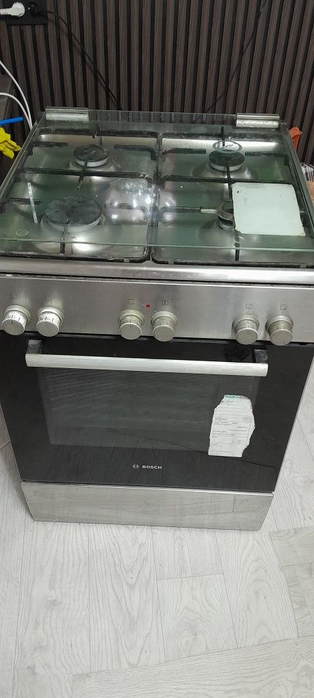 Газ плита сатылады бәрі жұмыс жасап тұр. Жағдайы жақсы плита жұмыс жас
