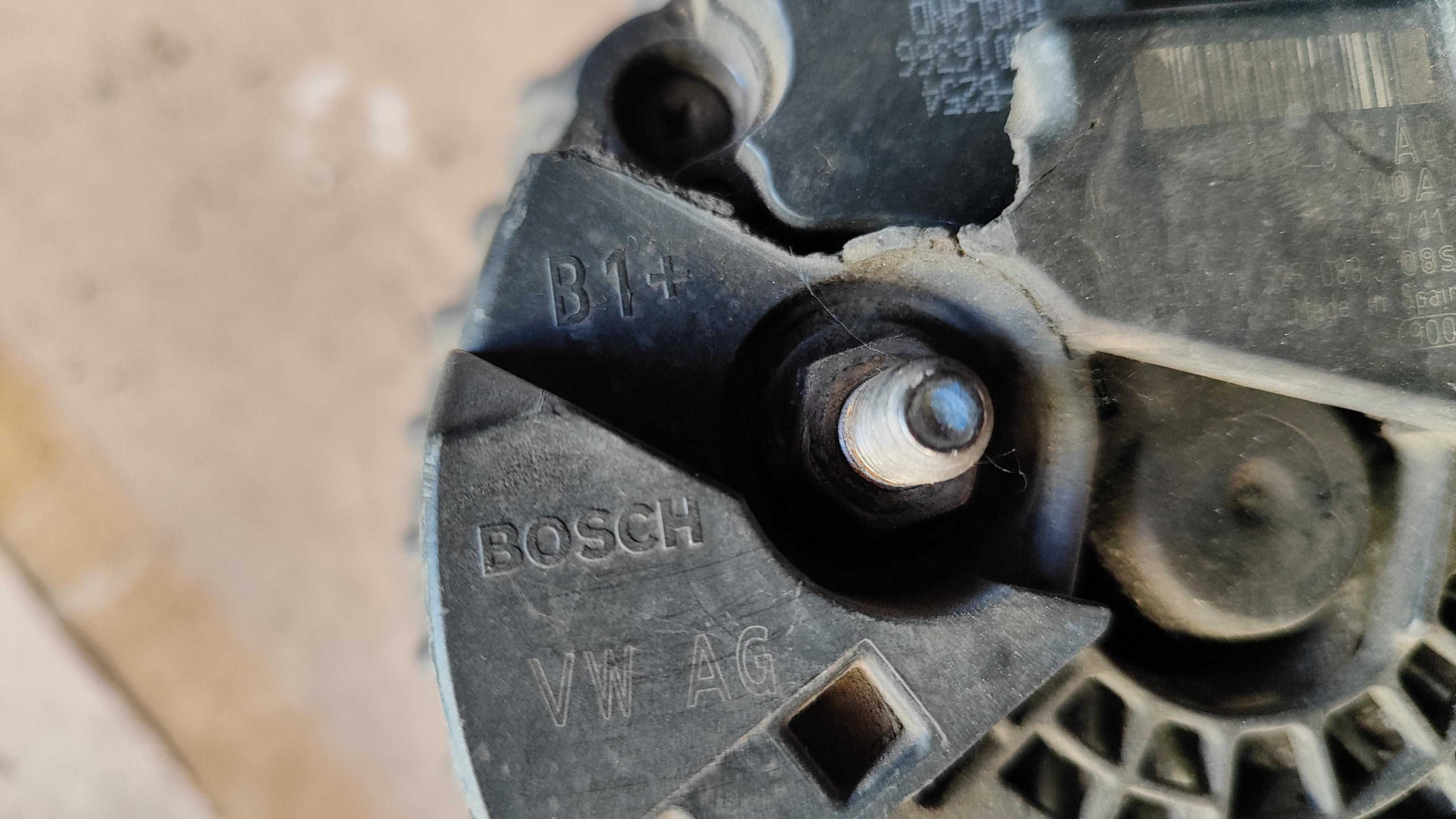 Продам генератор Bosch для VW