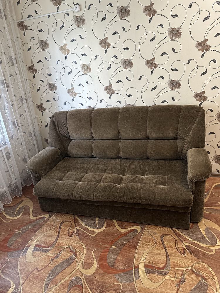Продам диван для гостиной