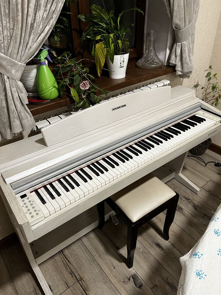Продам синтезатор Kurzweil M1-WH