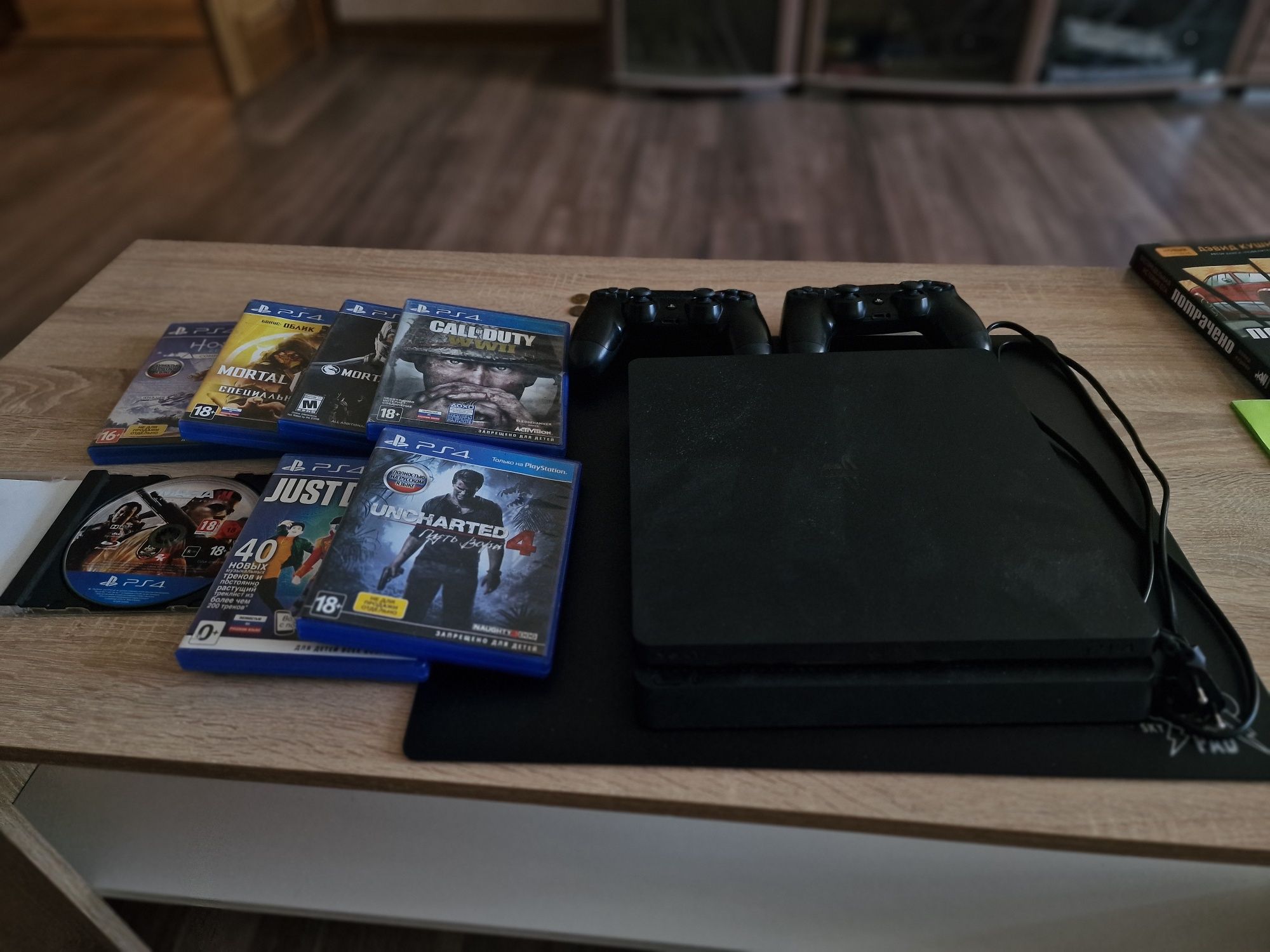 Ps4 slim 500gb 2 геймпада 7 игр