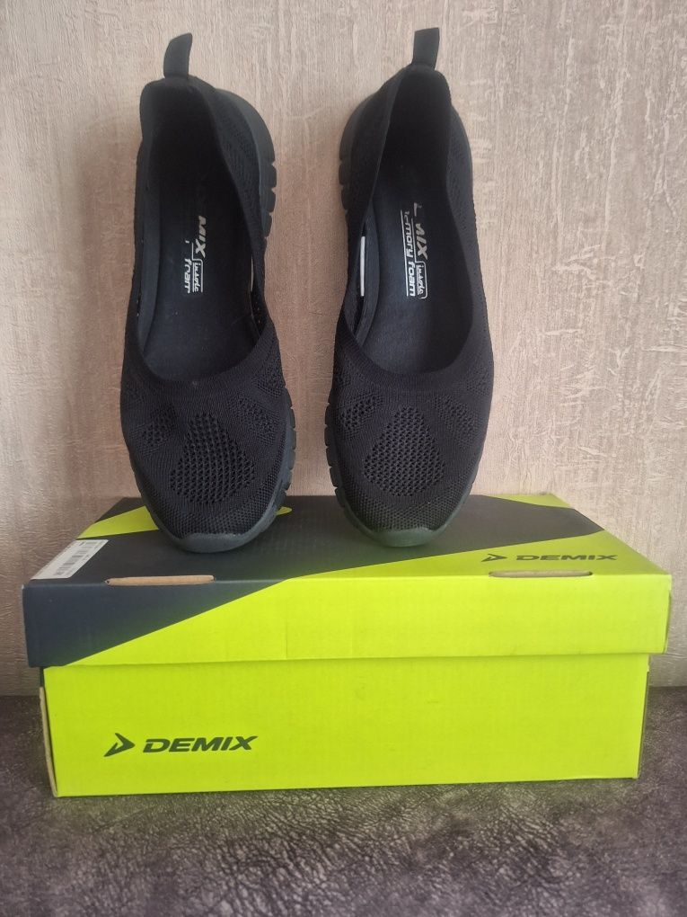 Балетки "DEMIX" .