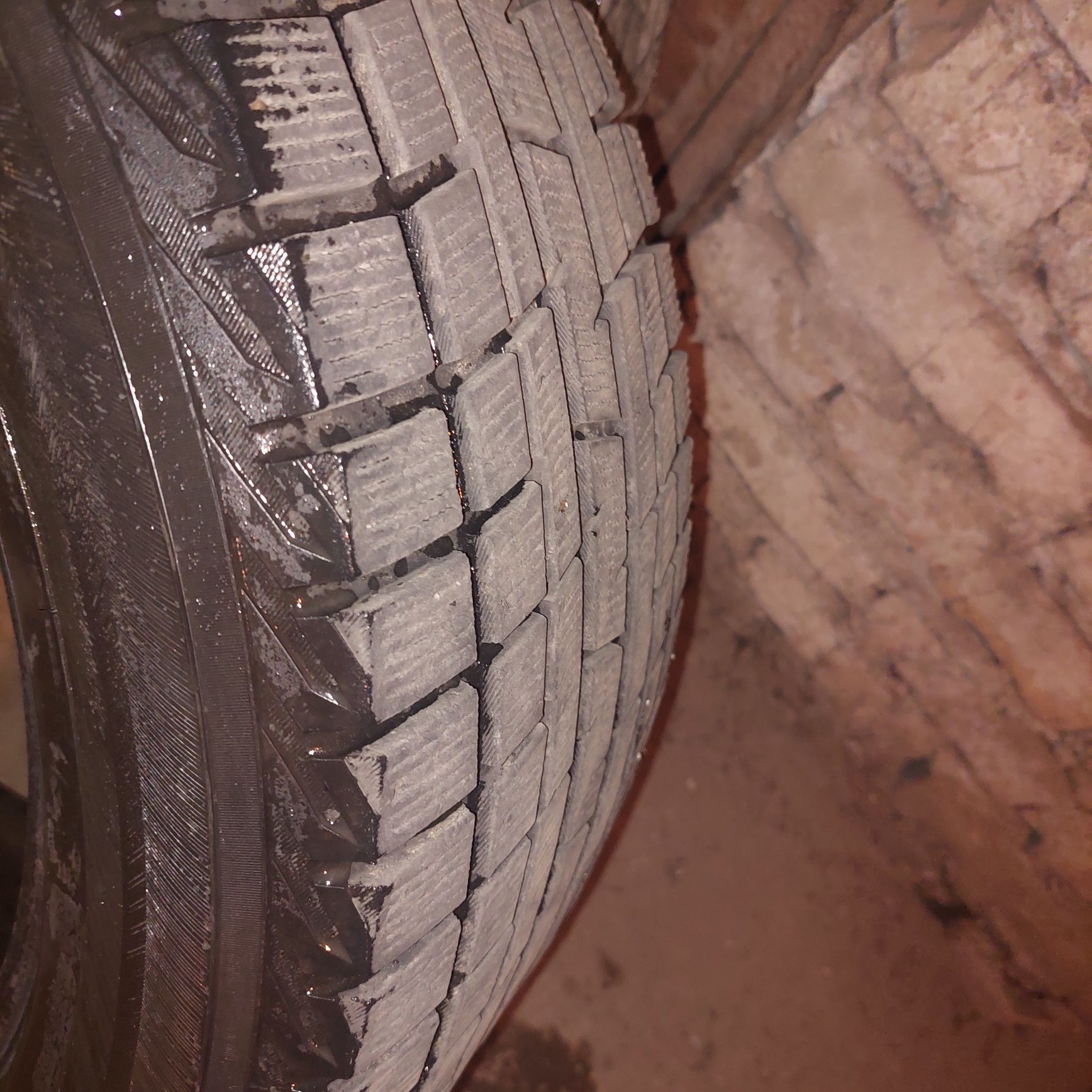Шины 225,17,55
Goodyear 40% износ 
Yokohama 10 % износ 
110 тыс