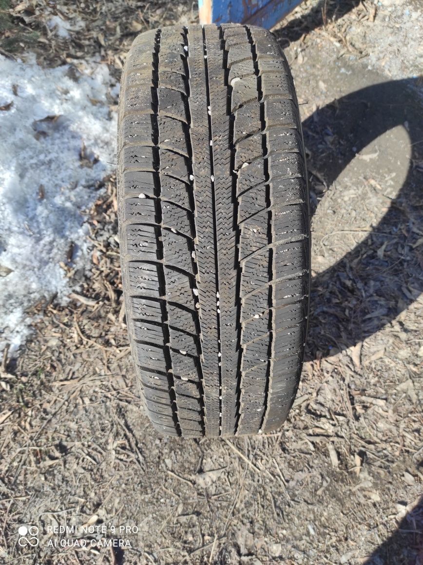 Продам авто шины размер 205/65-r15