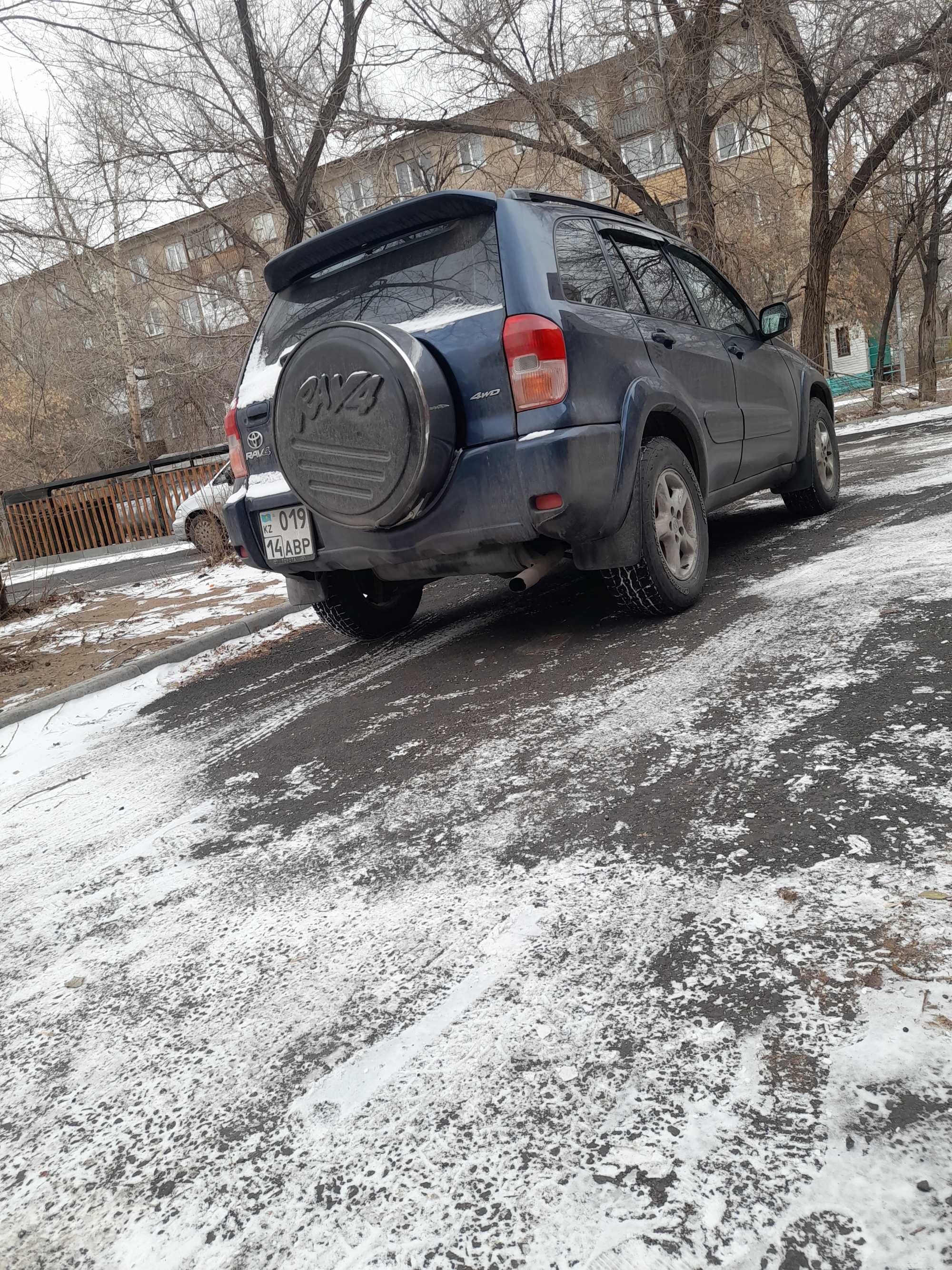 Продам           автомобиль  в отличном  состоянии РАВ  4  2002 г.в.