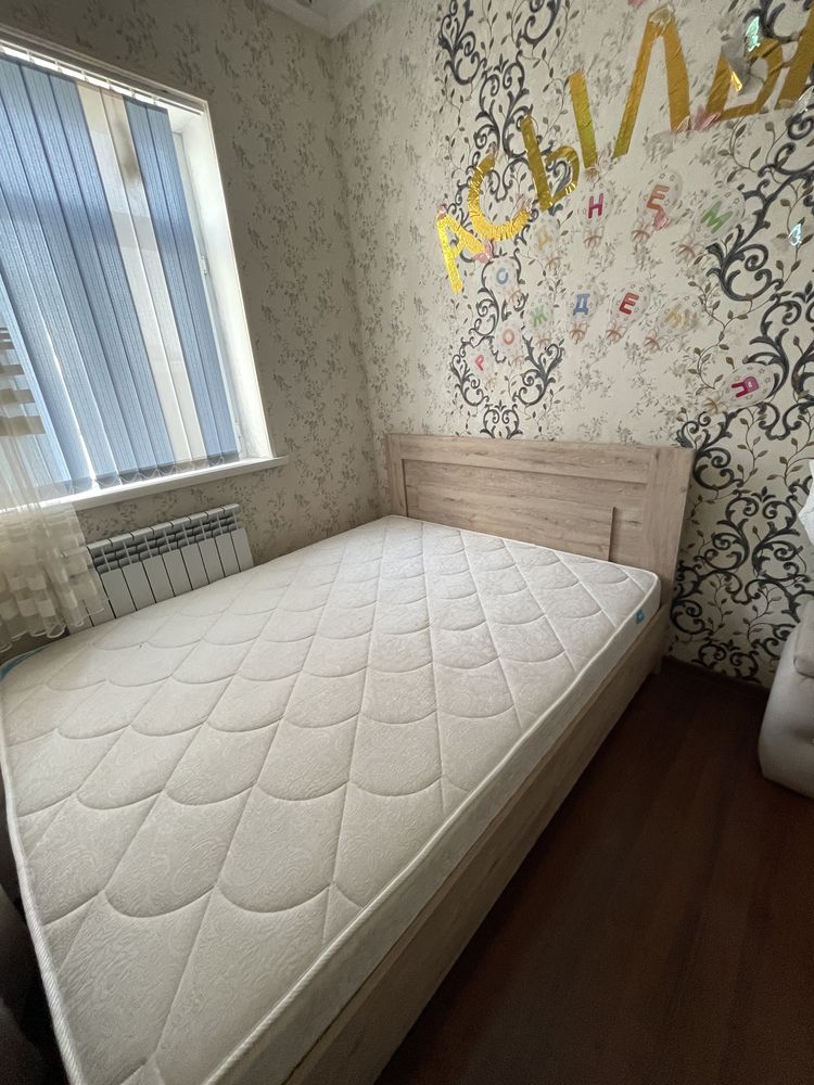 Кровать 160/2 почти новый