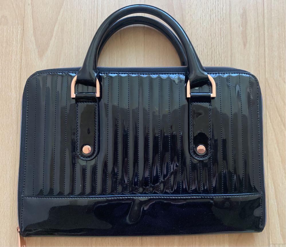 Продам сумку для ноутбука Ted Baker
