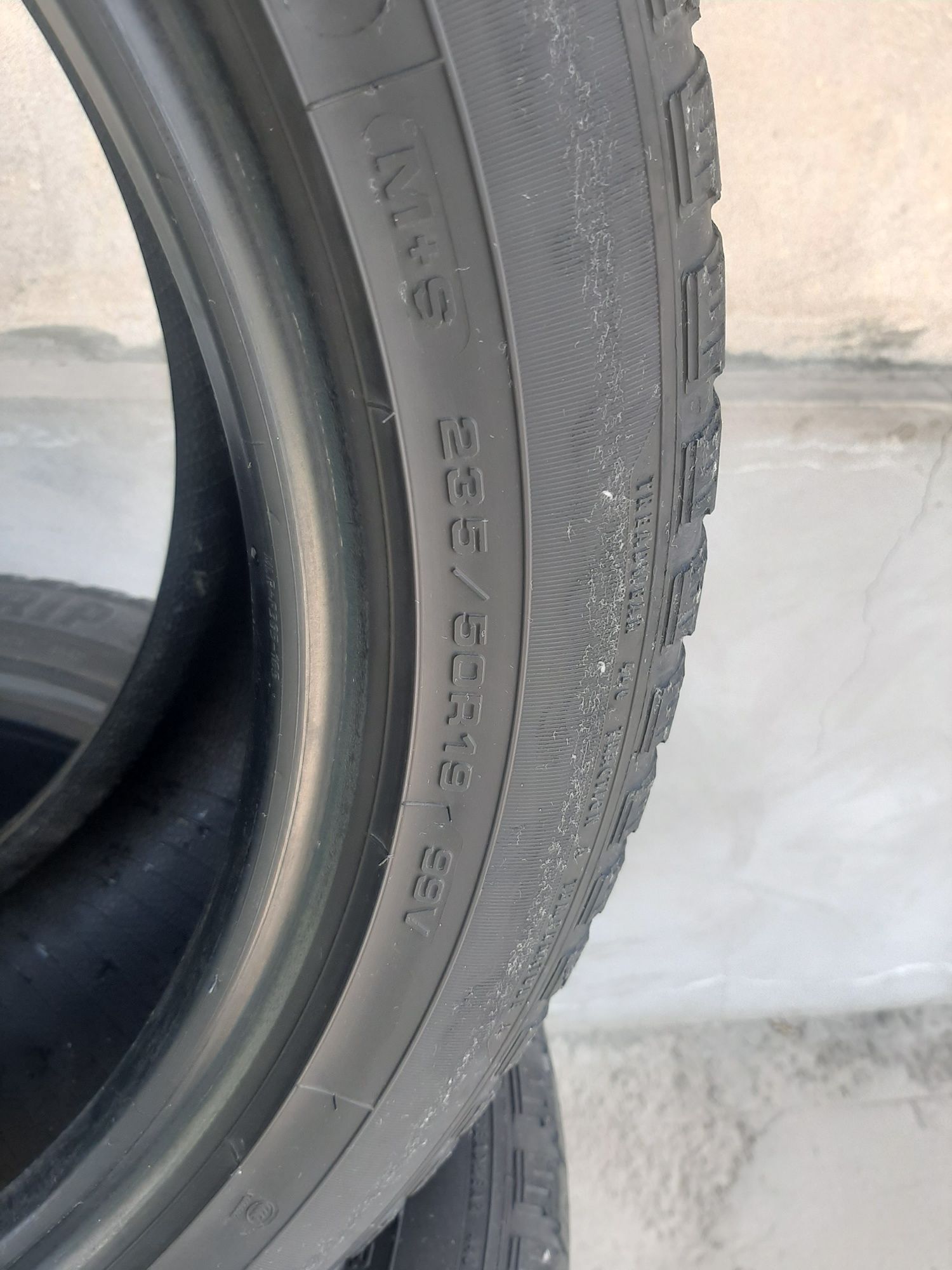 Goodyear шина 235/50/19