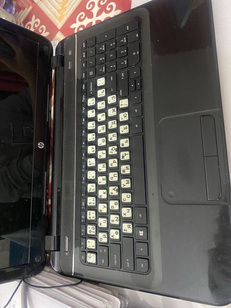 Ноутбук HP черный, в хорошем состояний