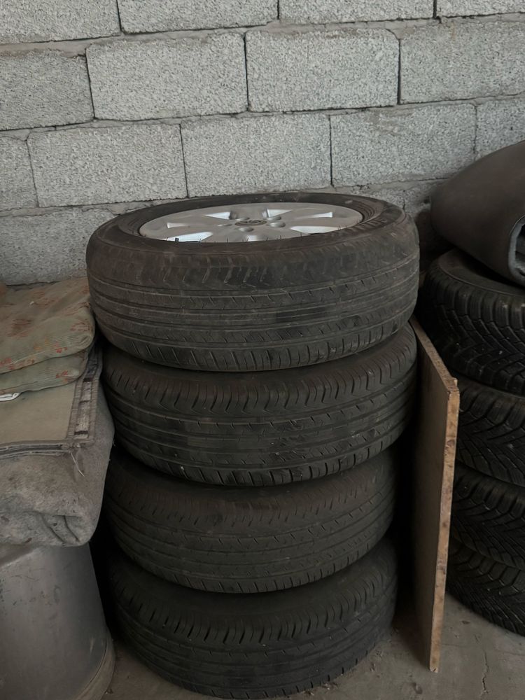 Диски от Toyota 40-45 комплект