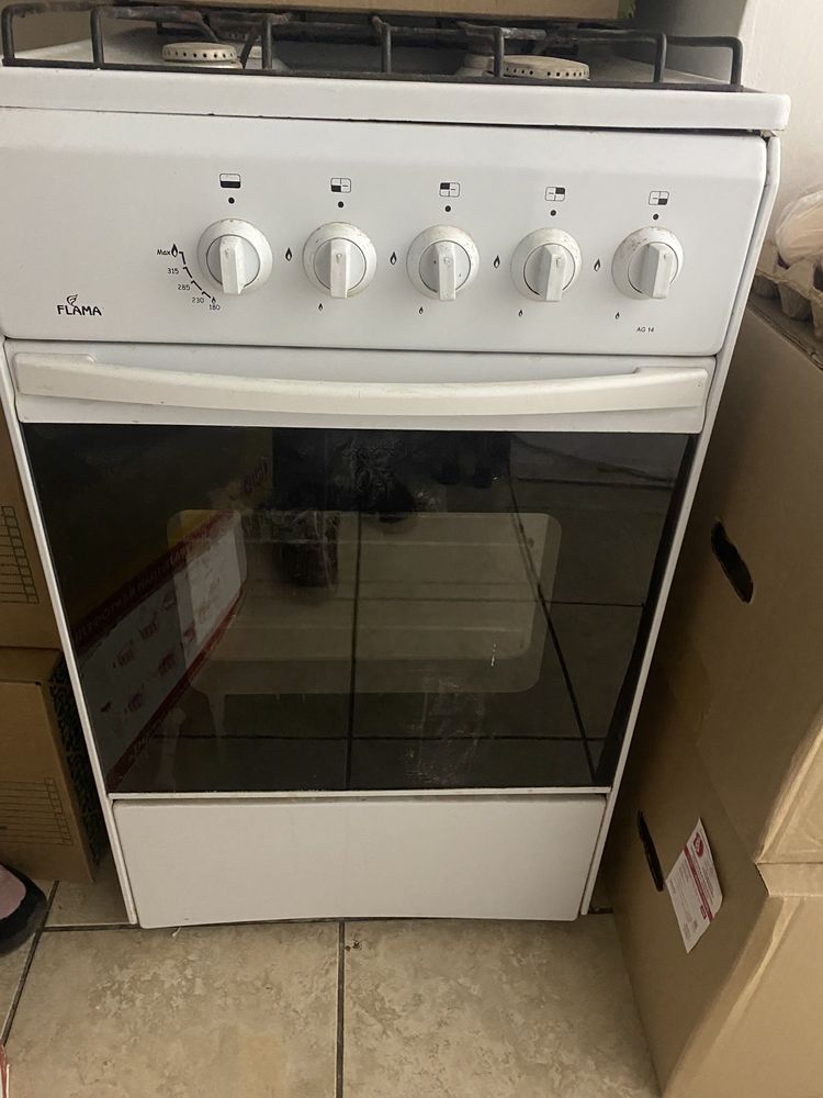 Продам газовую плиту 35000