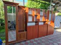 Продам шкафы и прихожую