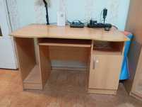 Продам стол компьютерный