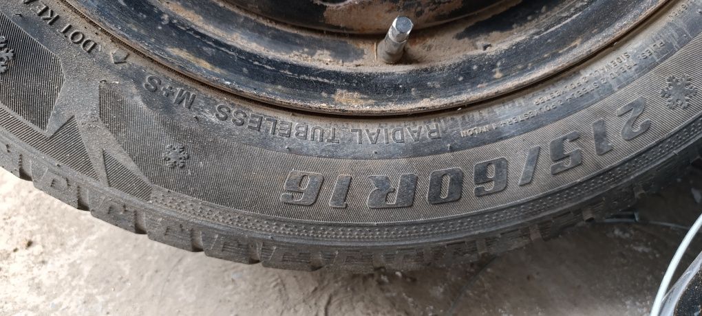 Шина с диском 215/60/16