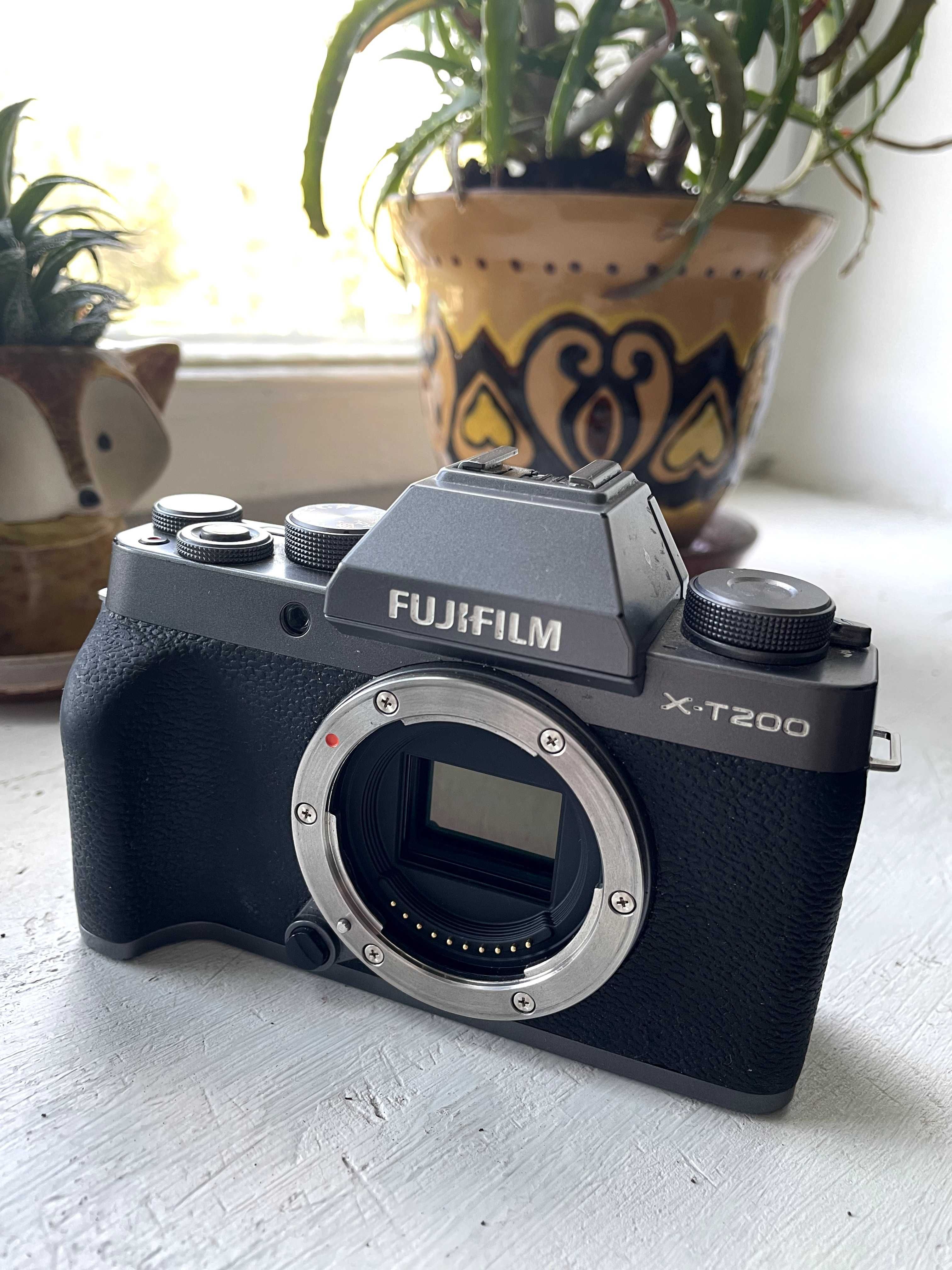 Фотоаппарат Fujifilm X-T200 + объектив XC15-45mm Kit