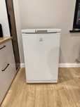 продается морозильник indesit
