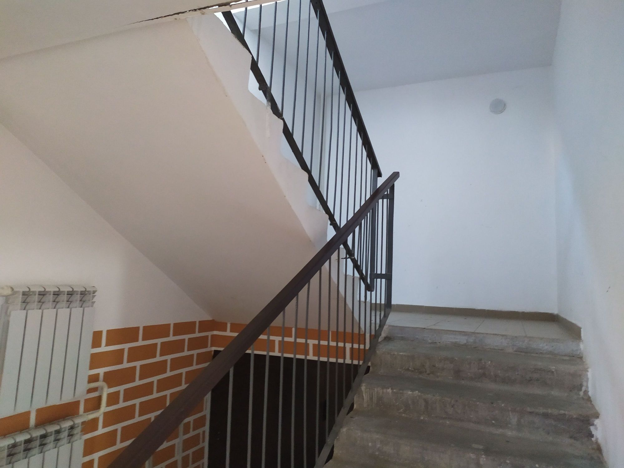 Продам 1-комнатную квартиру в мкр Достык