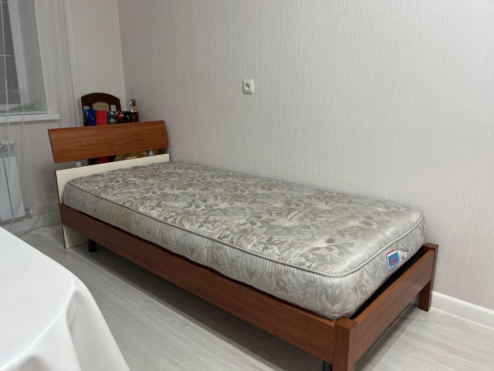 Односпальные кровати с матрасами