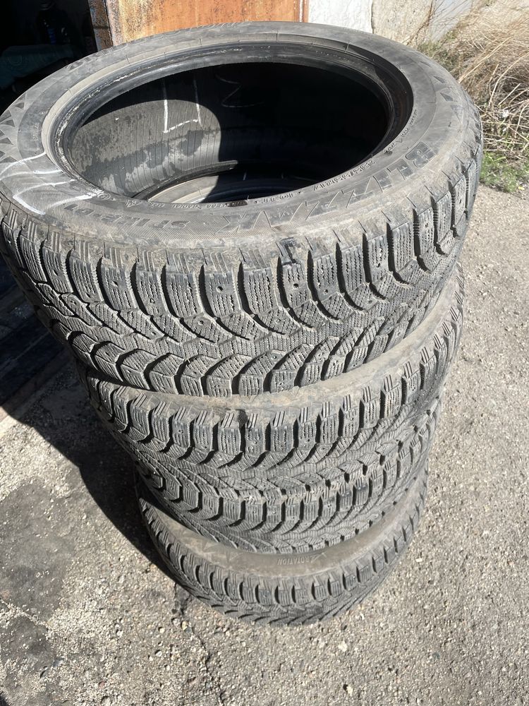 Продам резину 235/55/17
