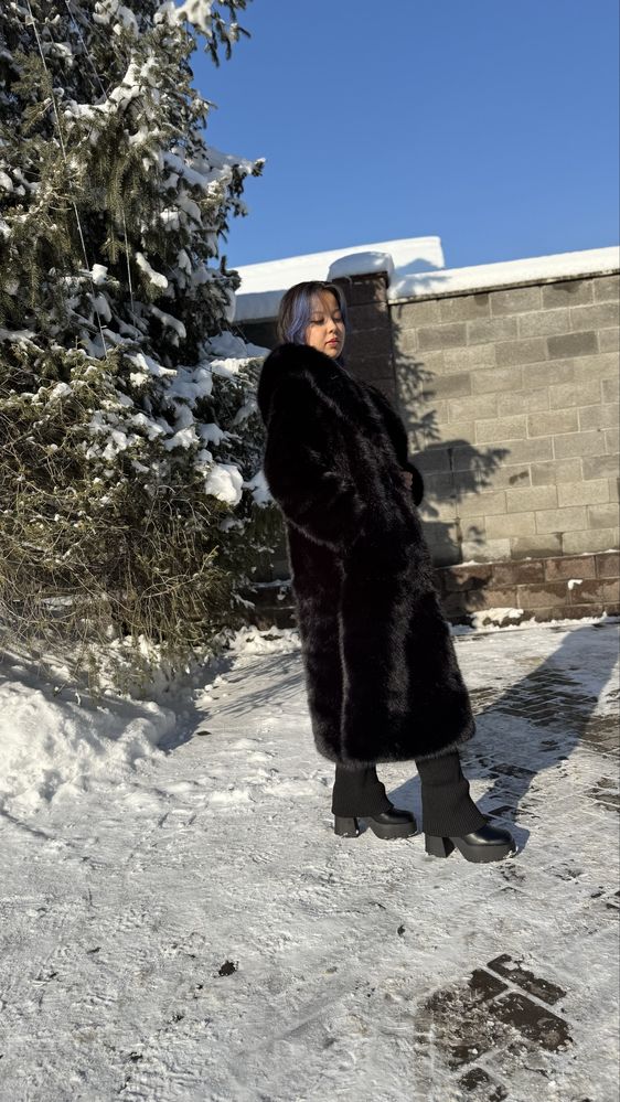Новый пуховик 10000 тг