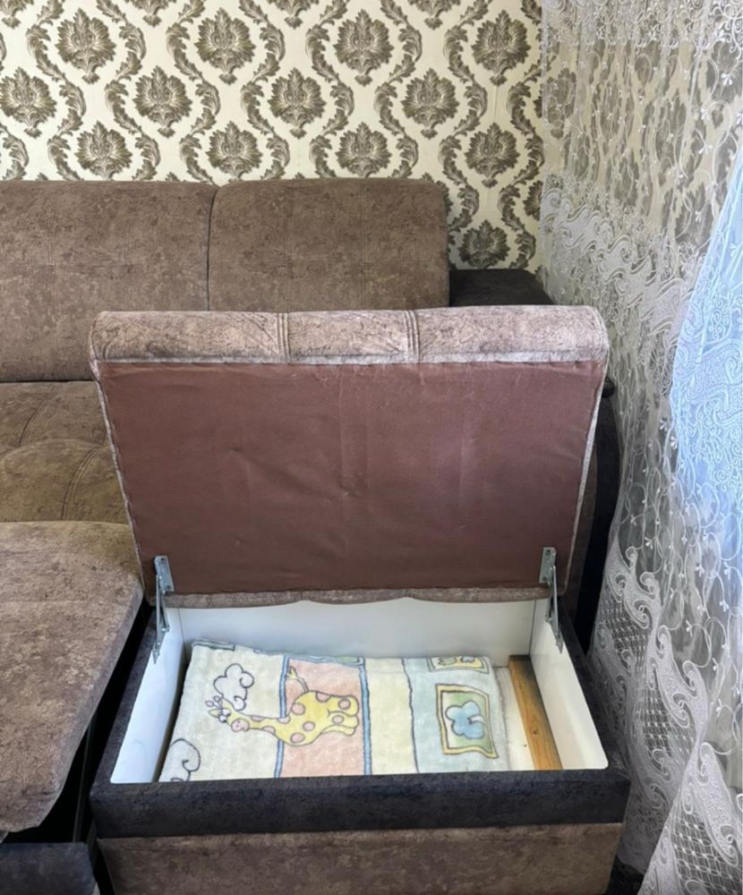 Продам диван в хорошем состоянии