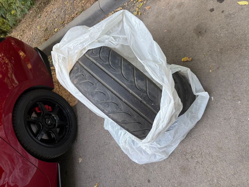 Комплект резины 245/40 R18 полуслики
