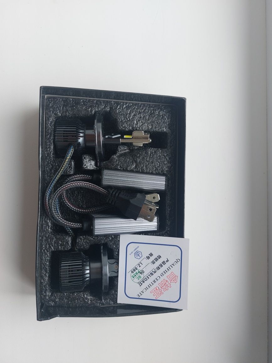 Продам лампочки лед H4 LEZEN