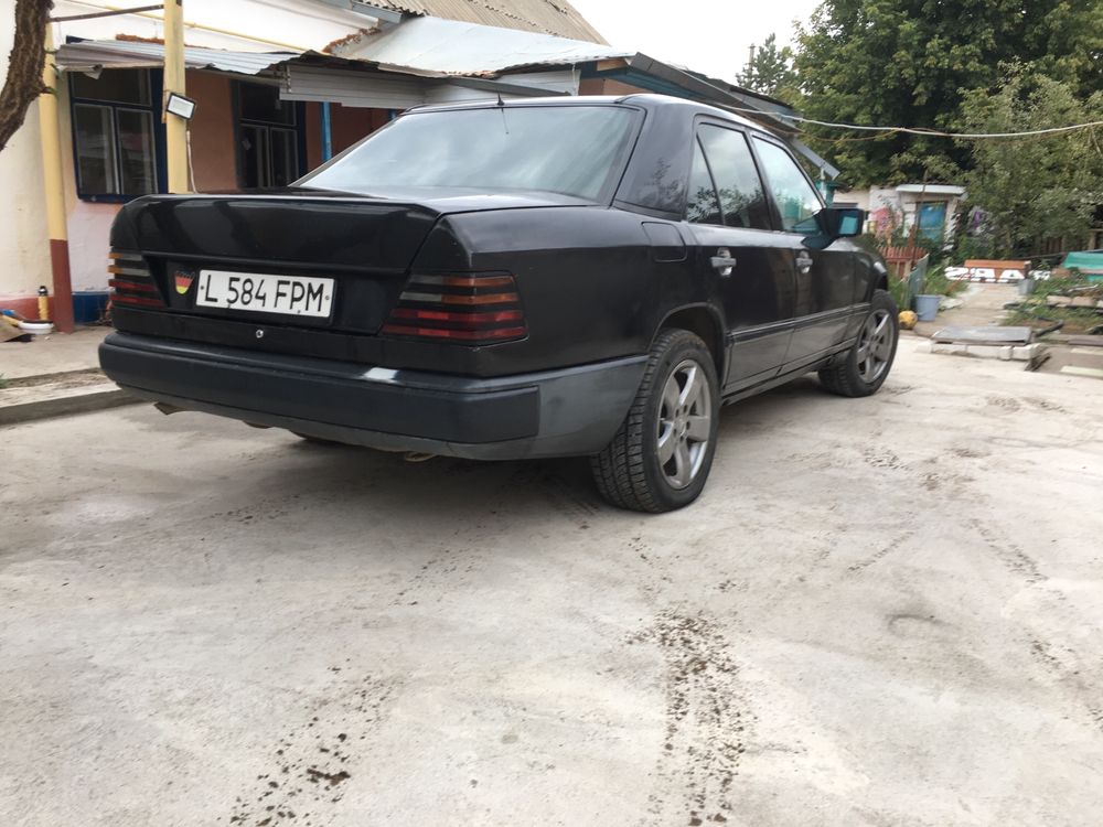 Продам 124 Мерса