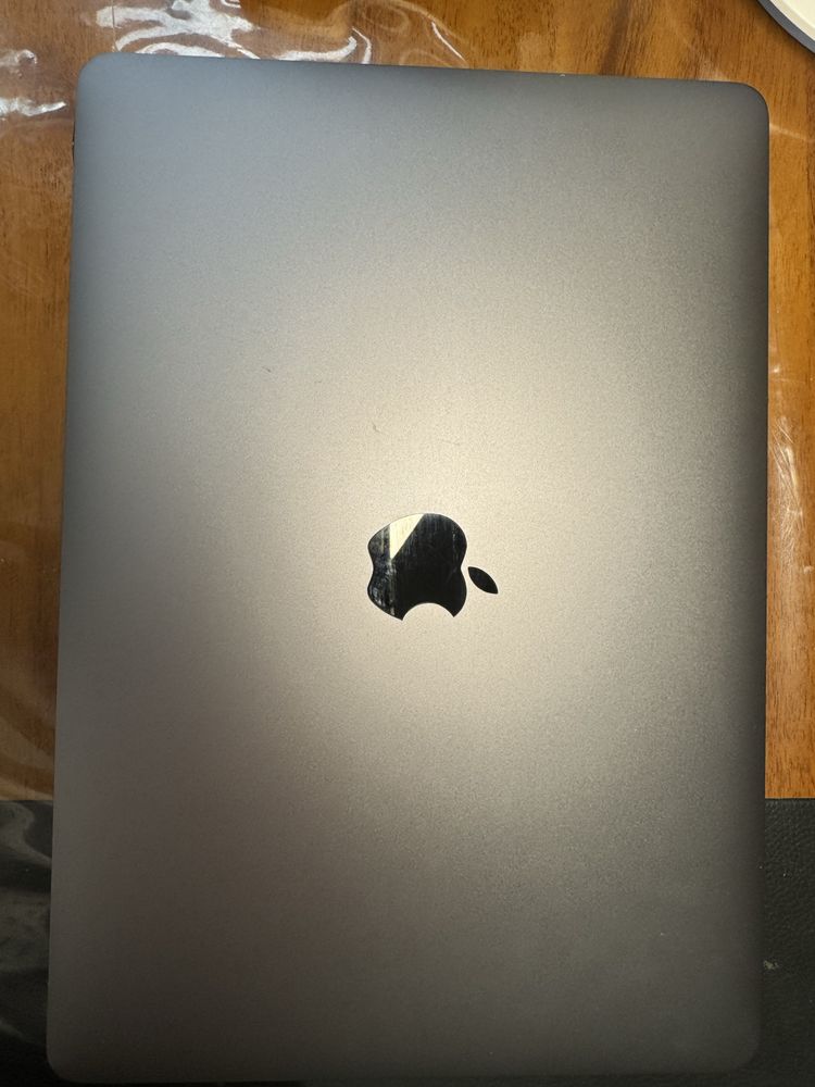 Продам MacBook Pro 13 A1706 в идеальном состоянии, ssd 512 на запчасти