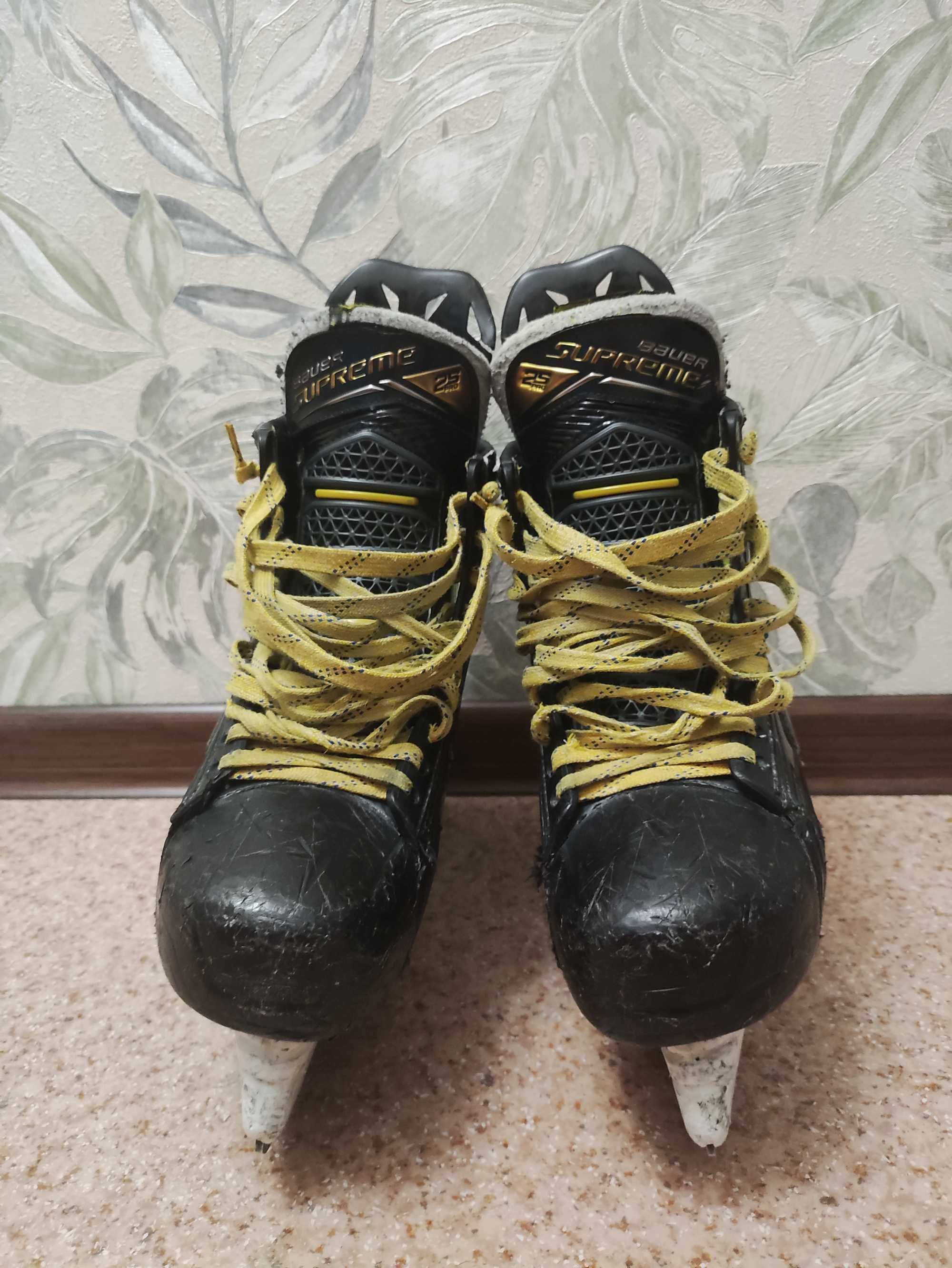 Продам профессиональные хоккейные коньки BAUER SUPREME 2S PRO 44размер