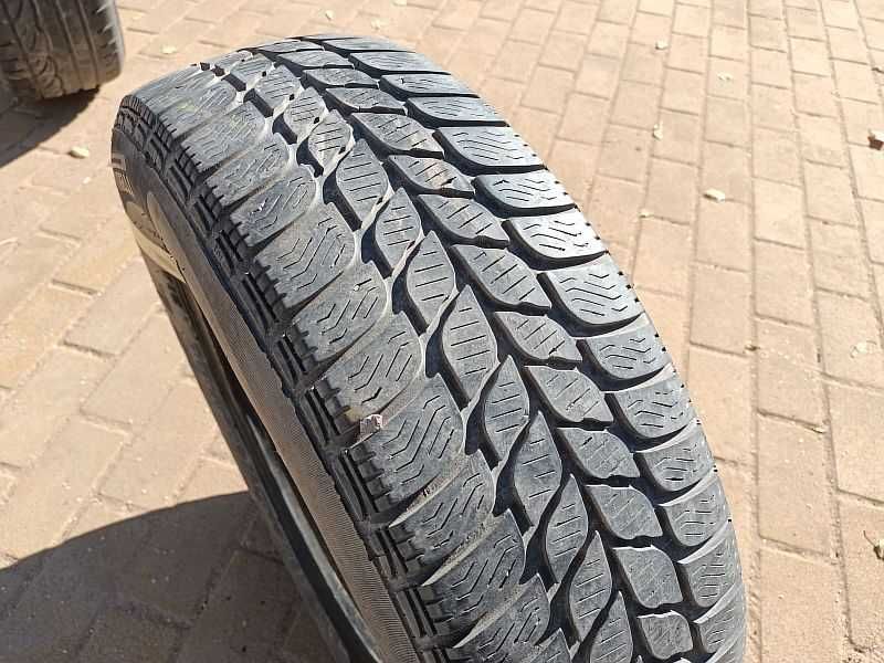 ОДНА шина 185/65 R15 - "Pirelli Winter 190 Snowcontrol", всесезонная.