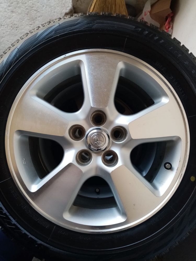 Продам комплект дисков Toyota