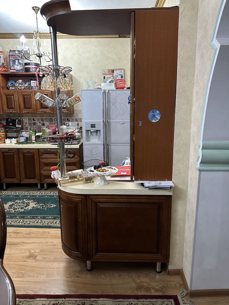 Кухонный гарнитур из дерева